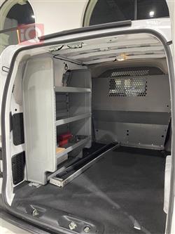 نیسان NV200
